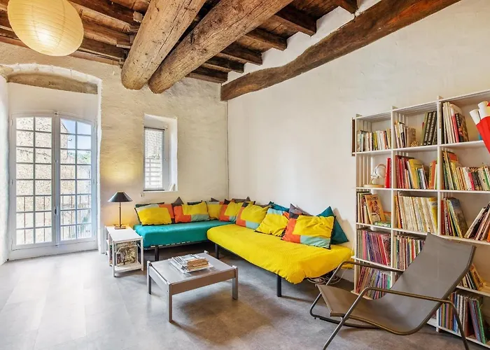 Studio avec balcon et wifi a Villeneuve les Avignon