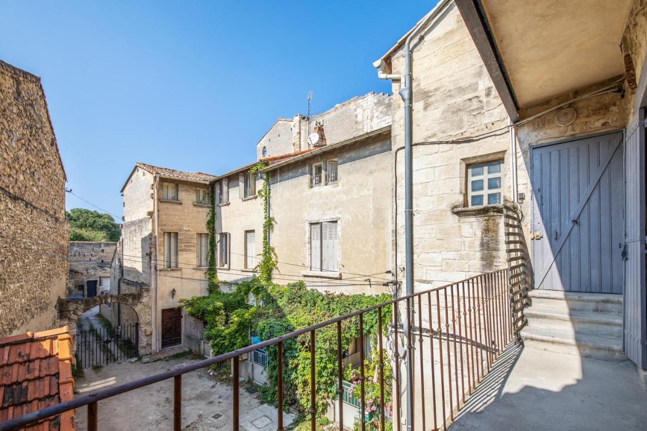 Avec Balcon Et Wifi A Les Avignon Appartement *